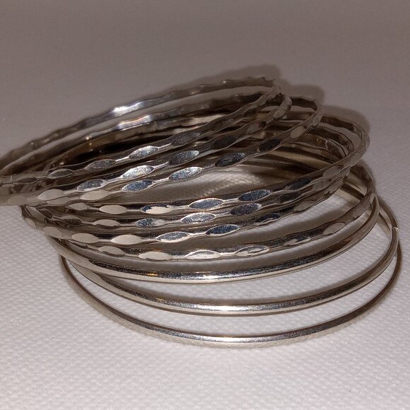 10 Vintage 80s Bangle Bracelets - Picture 3 of 5